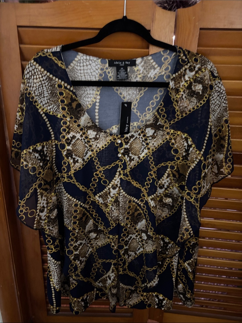 Adele & May Navy & Gold Chain-Print V-Neck Blouse